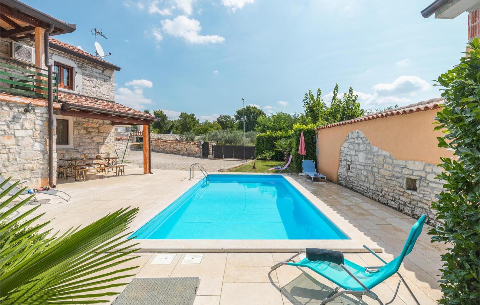 Lovely Home In Visnjan With Outdoor Swimming Pool Exteriör bild