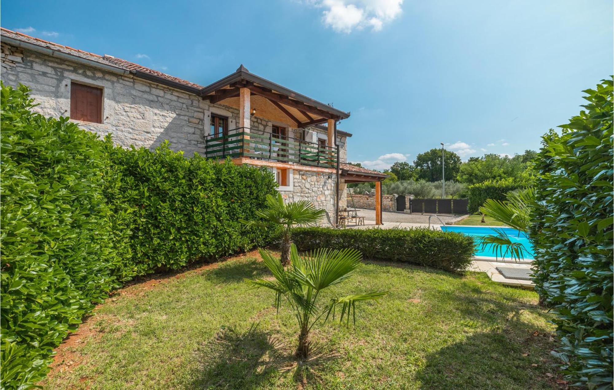 Lovely Home In Visnjan With Outdoor Swimming Pool Exteriör bild
