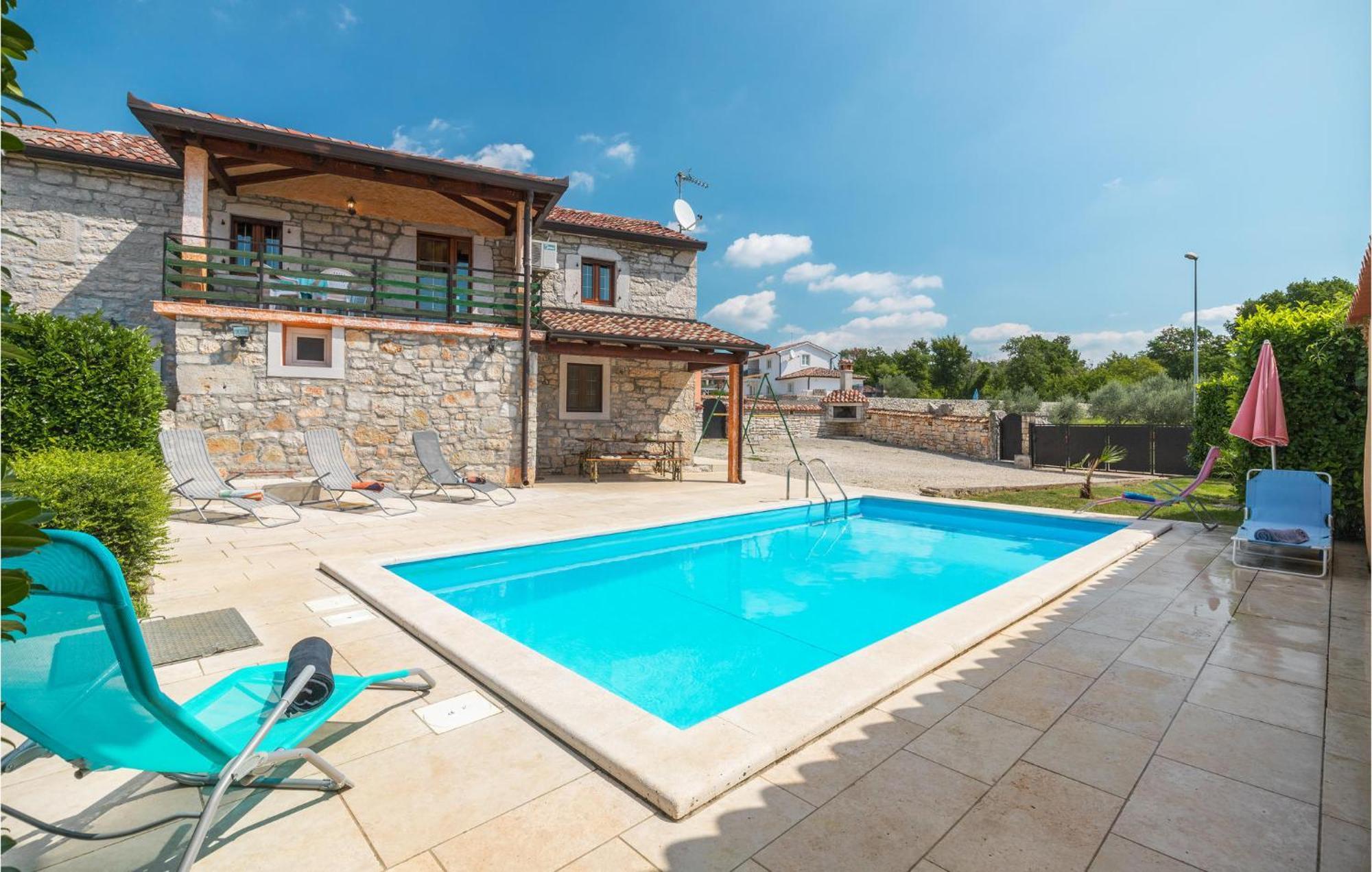 Lovely Home In Visnjan With Outdoor Swimming Pool Exteriör bild